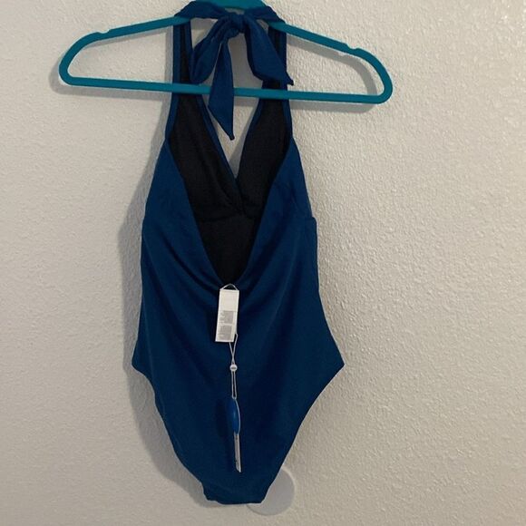 NWT- CUPSHE- deep blue halter twisted detail one piece- Size small - Picture 6 of 12